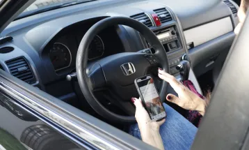 Apesar de proibido, celular ao volante ainda tem sido utilizado no trânsito por cascavelenses