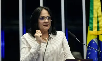 Damares diz que Bolsonaro não sobreviveria à prisão em regime fechado