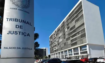 TJPR declara inconstitucionalidade parcial da LGU e docentes comemoram vitória parcial após três anos de luta