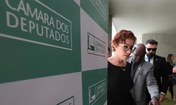 Justiça italiana mantém Carla Zambelli presa durante processo de extradição ao Brasil