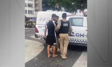 Ambulante é preso após cobrar R$ 1061 de turistas por dois milhos no RJ