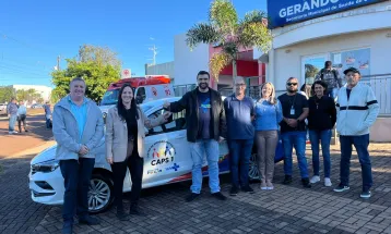 Corbélia recebe novo veículo para o CAPS I e ambulância para o SAMU