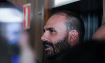 TCU recomenda que Câmara investigue gastos de Eduardo Bolsonaro
