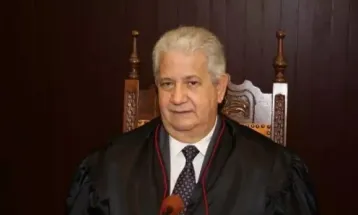 Perícia encontra R$ 174 mil sem explicação e ex-desembargador continua réu