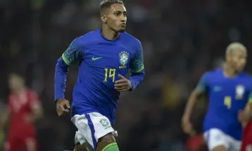 Raphinha e Vinicius Júnior são indicados ao prêmio Bola de Ouro