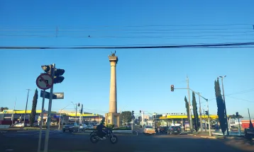 Cascavel tem quinta-feira ensolarada, mas com friozinho matinal