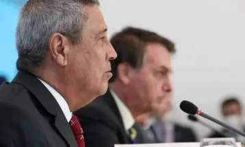 Após quebrar dente, Braga Netto pede autorização para fazer exames