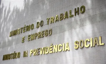Governo notifica patrões sobre atraso do FGTS de empregadas domésticas