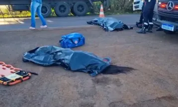 Duas adolescentes morrem atropeladas por caminhonete na BR-369, em Cascavel