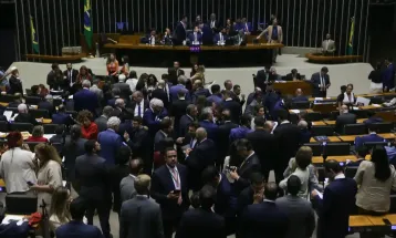 Câmara aprova isenção do IR para quem ganha até R$ 5 mil