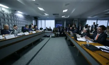 Dino autoriza silêncio de presidente de sindicato na CPMI do INSS