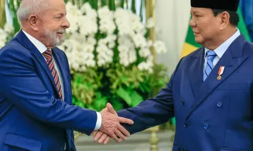 Brasil e Indonésia firmam acordos; Lula confirma candidatura em 2026