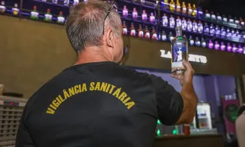 Nove estados investigam 45 casos suspeitos de intoxicação por metanol, aponta Ministério da Saúde