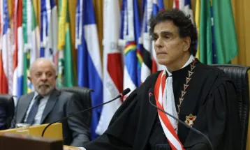 Presidente do TST defende revisão dos altos salários do Judiciário