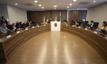 CCJ da ALEP aprova projetos que redefinem gestão universitária e hospitalar