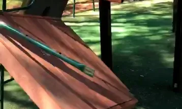 Vandalismo atinge parquinhos e deixa bairros sem áreas de lazer em Cascavel