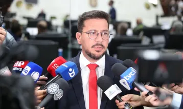 Deputado Arilson critica início do pedágio e relembra que contrato foi articulado por Ratinho Jr. e Bolsonaro