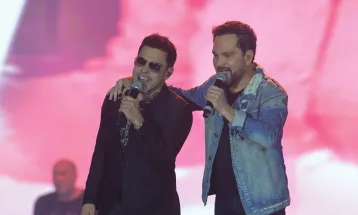 "É o Amor" tomou conta do Verão Maior com Zezé Di Camargo&Luciano, mesmo debaixo de chuva