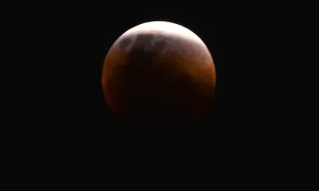 Começou na madrugada de hoje o fenômeno da Lua de Sangue