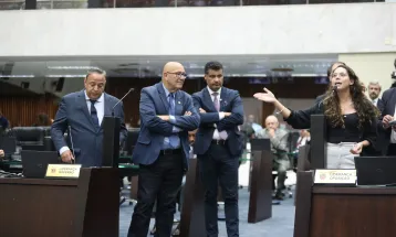 Celepar vira campo de batalha na Alep e governo aprova projeto após acusações de “drible institucional”