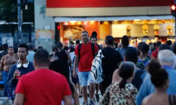 Desemprego cai para 5,3% e Brasil bate recordes no mercado de trabalho