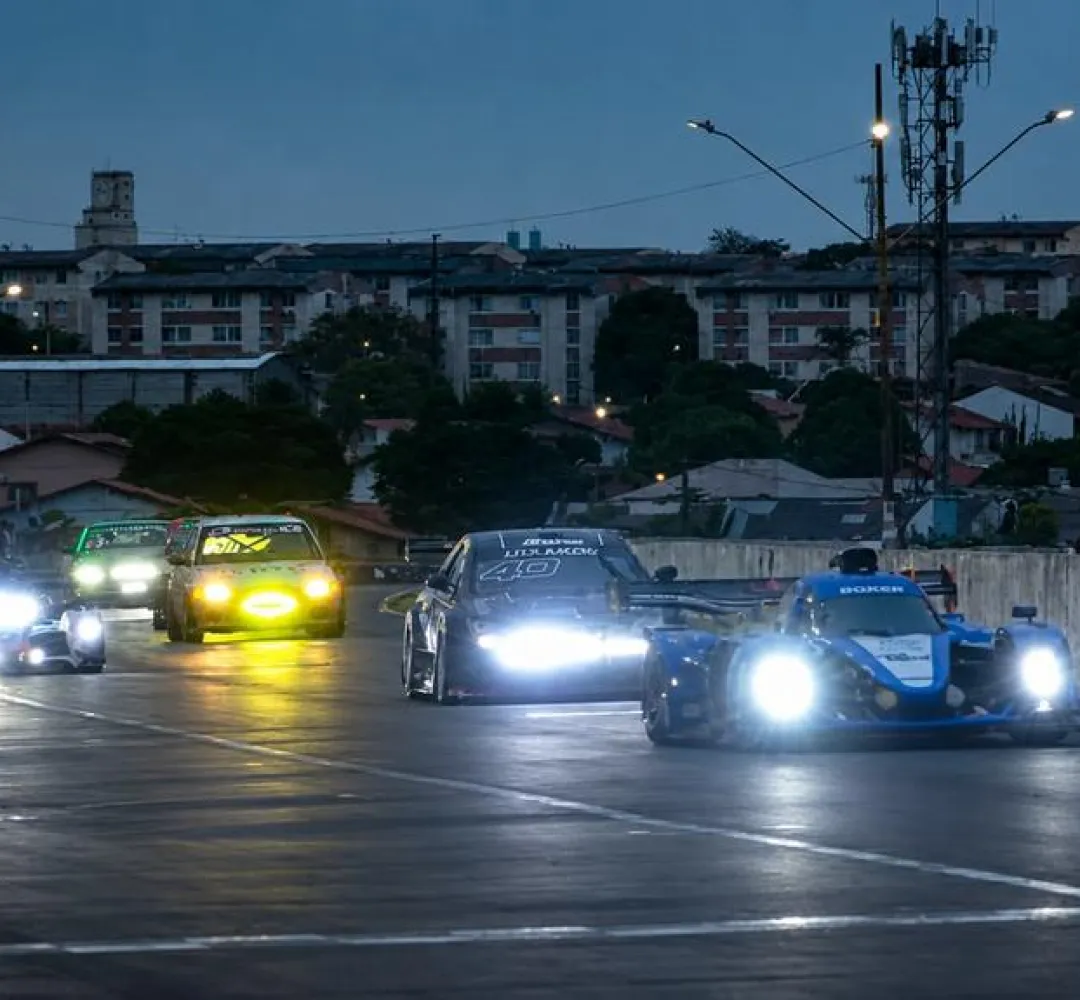 Corrida inicia à tarde e termina à noite