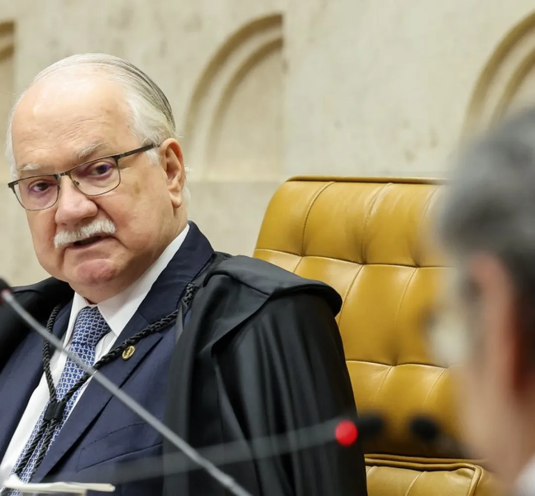 Conflito entre Dino e Medonça