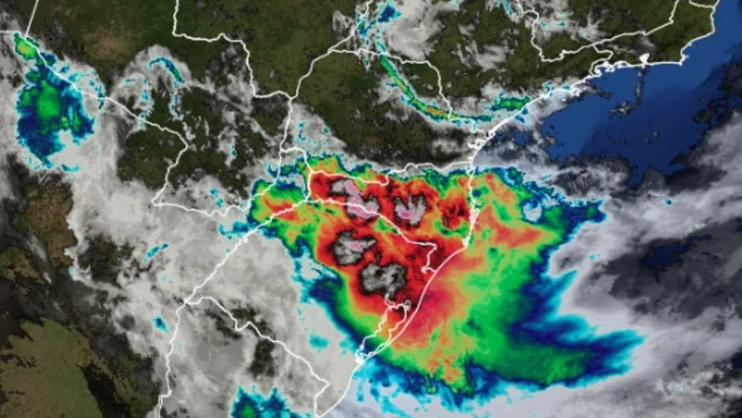 Paraná entra em alerta para temporais com ventos de até 100 km/h