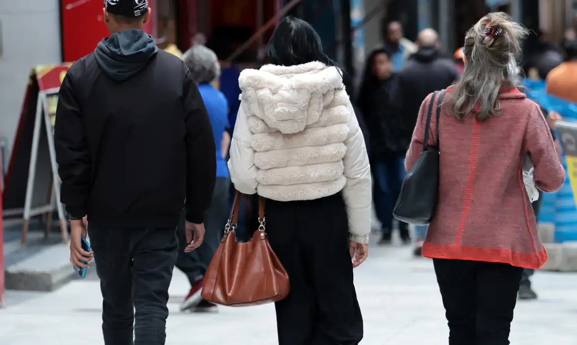 Frente fria muda o tempo e deixa Sul mais frio nesta quinta