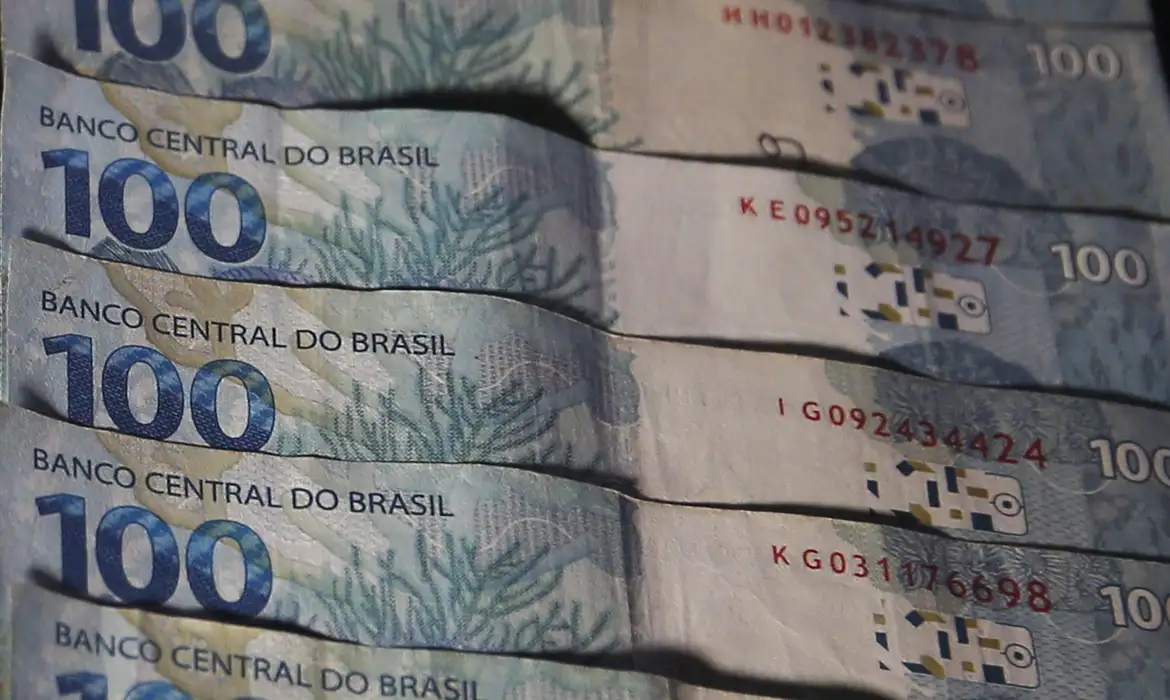 Contas públicas têm déficit de R$ 10 bilhões em agosto