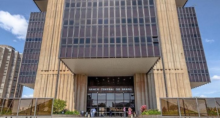 Sede do Banco Central do Brasil, em Brasília; dívida bruta brasileira chegou a 82,9% do PIB em agosto de 2026.