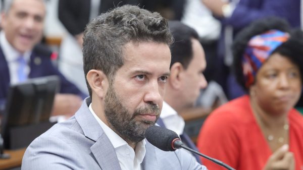 Janones convoca “soldados” para atuar nas redes no 2º turno