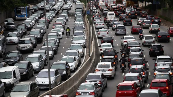 Preços de carros usados caem até 15,7% no Brasil com avanço de marcas chinesas e promoções de veículos novos