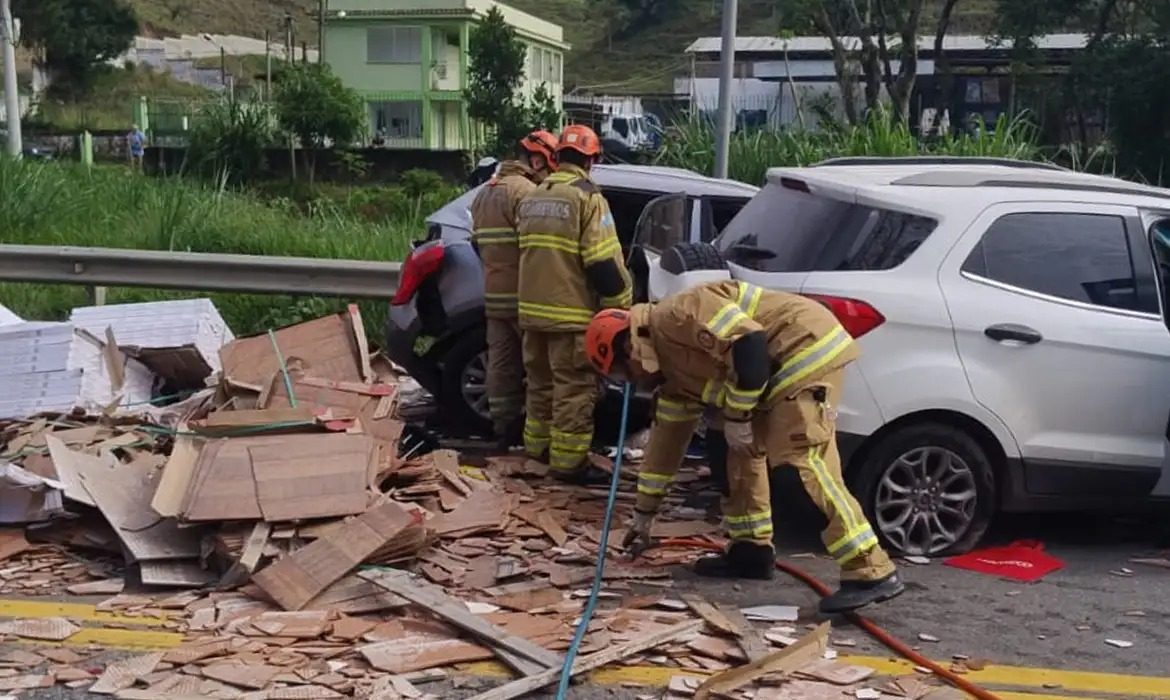 Entre os mortos estão um menino, um homem e três mulheres
