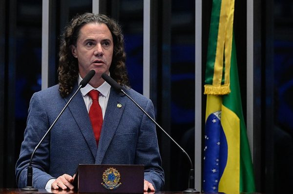 Senado retoma debate sobre fim da escala 6x1 em sessão marcada por defesa da redução da jornada