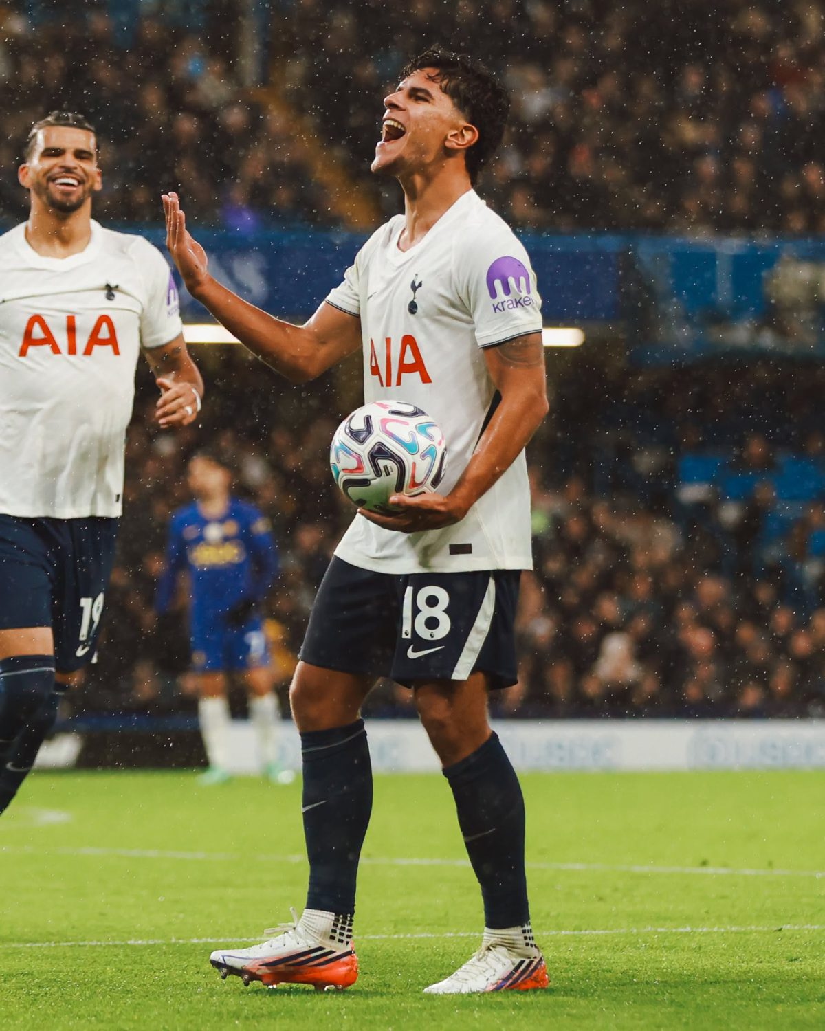 Tottenham venceu o Chelsea por 2 a 0, em Stamford Bridge