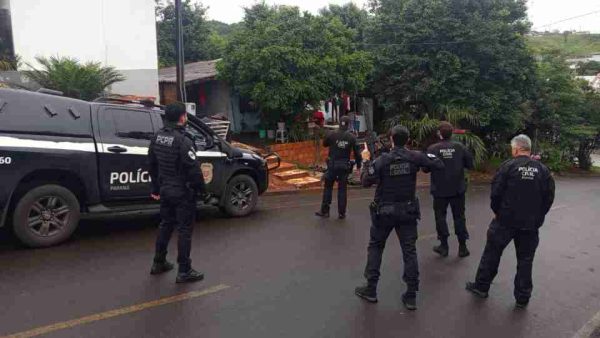 Megaoperação mobiliza mais de 500 policiais e cumpre mandados em Cascavel e outros estados