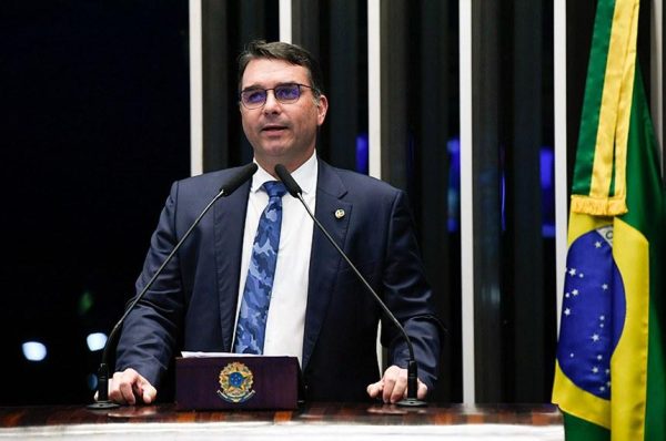 Bets negociam volta em caso de eleição de Flávio Bolsonaro, mas suposto acordo não foi comprovado