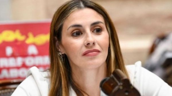 Deputada argentina denuncia fuga de Flávio Bolsonaro à Justiça e amplia pressão sobre governo Milei