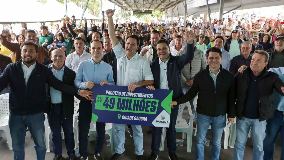 Paraná anunciou R$ 6,4 bilhões em investimentos, mas havia pago apenas R$ 858 milhões até junho, aponta deputado