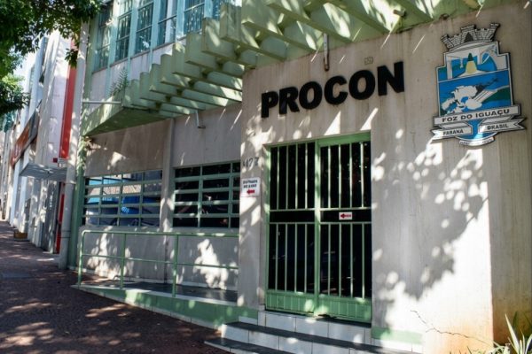 Procon de Foz multa três entidades ligadas a aposentados em mais de R$ 528 mil