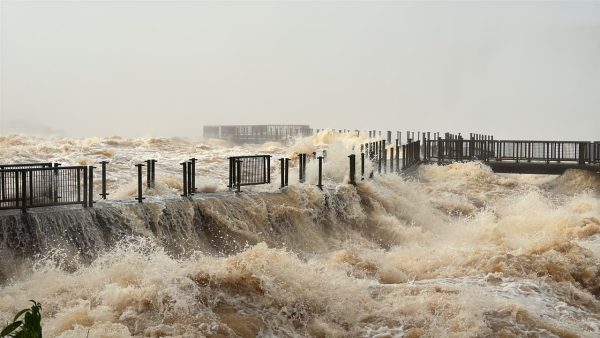 Cataratas do Iguaçu atingem maior vazão de 2026, com 17,7 milhões de litros por segundo