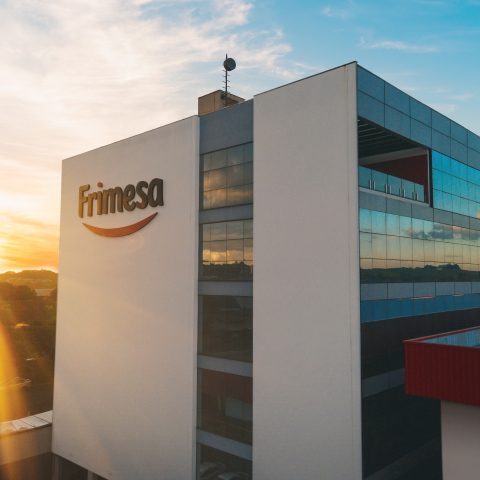 Frimesa suspende patrocínios, doações e viagens diante de cenário econômico preocupante