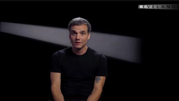 Wagner Moura acusa aliados de Flávio Bolsonaro de entregar terras raras aos EUA