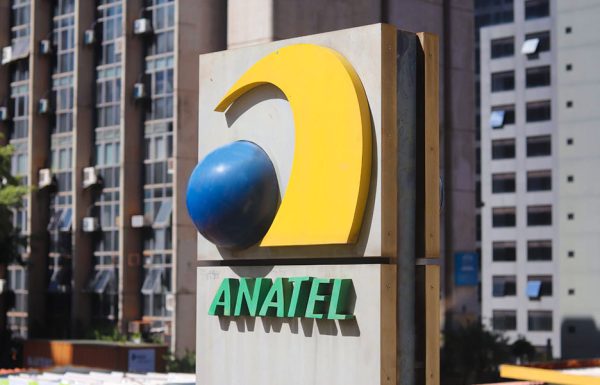 Zanin dá 48 horas para Anatel explicar falhas no acesso gratuito a aplicativos eleitorais