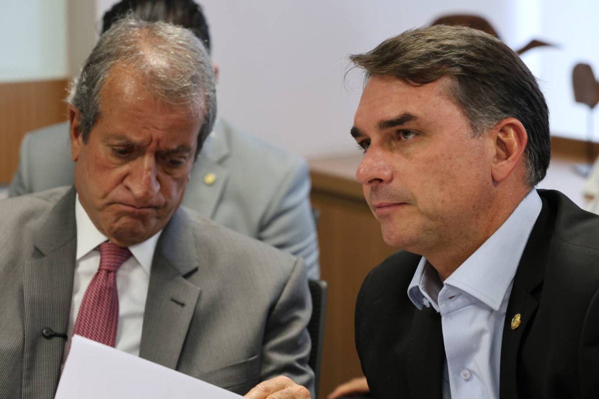 Valdemar Costa Neto e Flávio Bolsonaro
