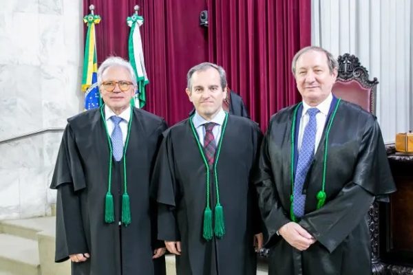 Ivan Bonilha é eleito presidente do TCE-PR para o biênio 2027-2028
