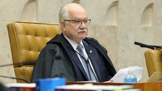 Fachin indica a Nunes Marques que revisão criminal de Bolsonaro deve ir a plenário do STF