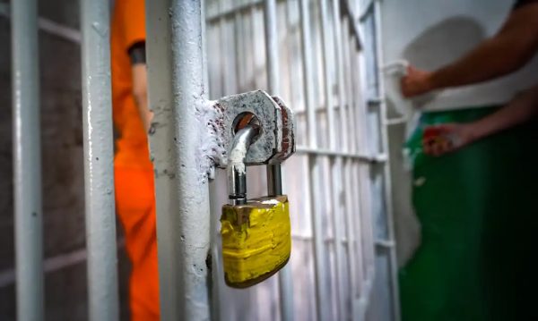 Prisões brasileiras operam com ocupação média de 150%, aponta CNJ