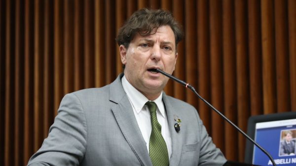 Anibelli Neto responsabiliza Ratinho por derrota e diz que escolha de Sandro Alex foi erro
